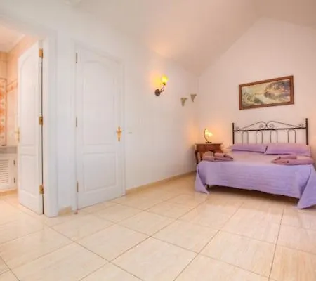 Casa Carmeno - 3 Bedroom - Heated Pool - Hot Tub - Short Walk To Beach Вілла Пуерто-дель-Кармен