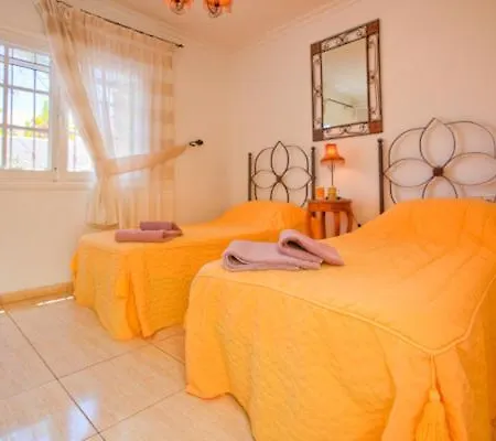 Casa Carmeno - 3 Bedroom - Heated Pool - Hot Tub - Short Walk To Beach