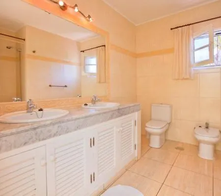Вілла Casa Carmeno - 3 Bedroom - Heated Pool - Hot Tub - Short Walk To Beach