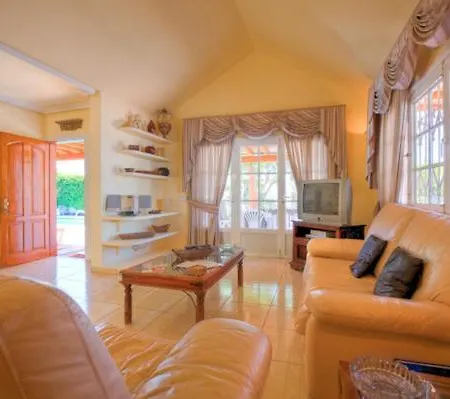 Casa Carmeno - 3 Bedroom - Heated Pool - Hot Tub - Short Walk To Beach Villa